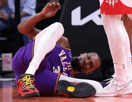 The Suns led et frygteligt nederlag, og Durant blev skadet